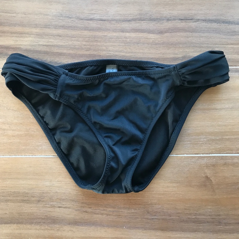 Black VS bottoms