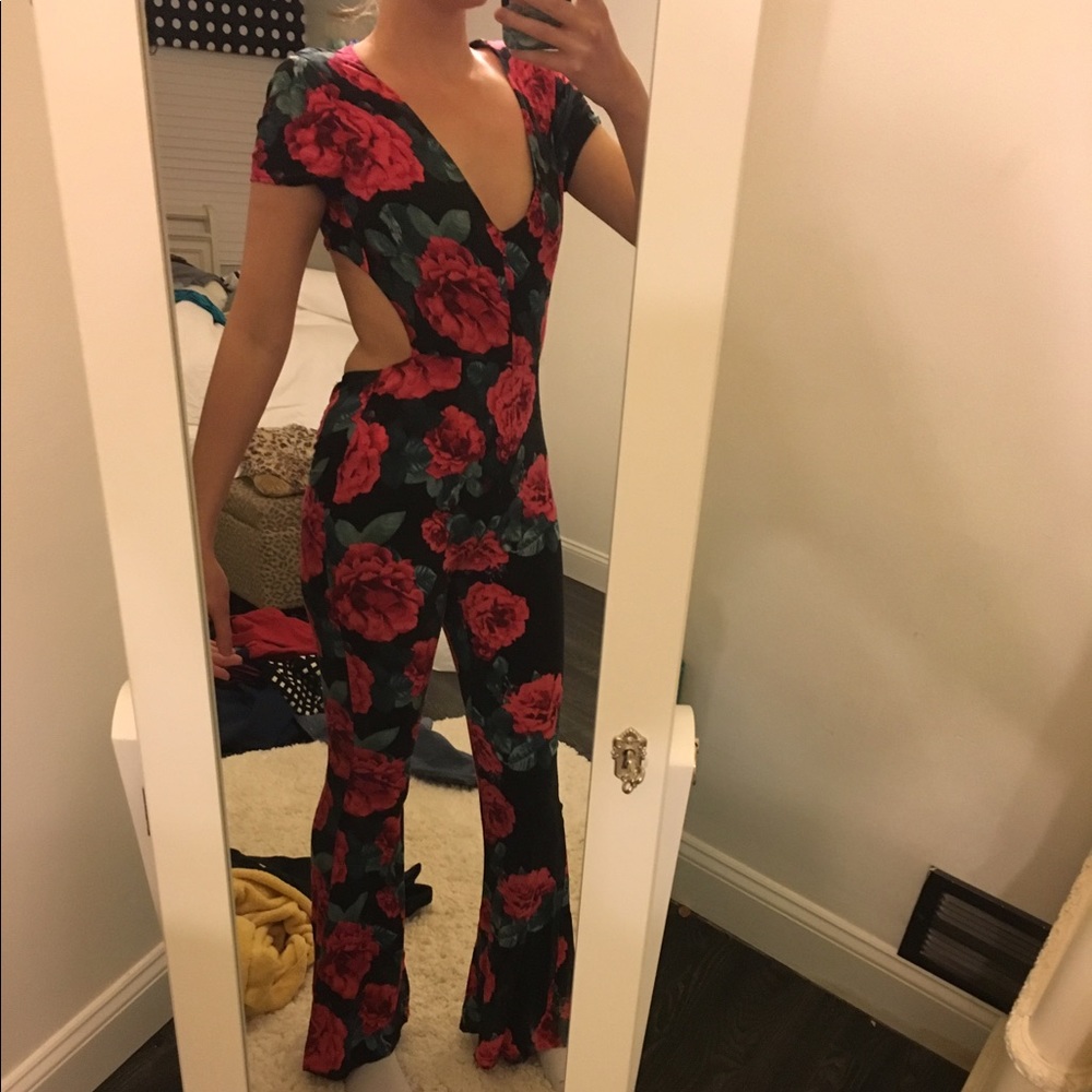Flower Jumpsuit 🌺🌺🌺 !!!