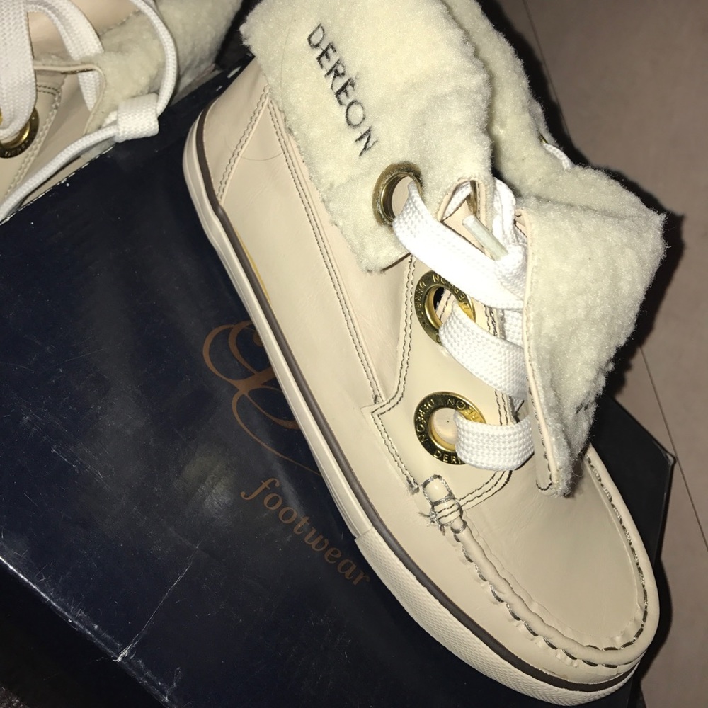 Dereon sneakers