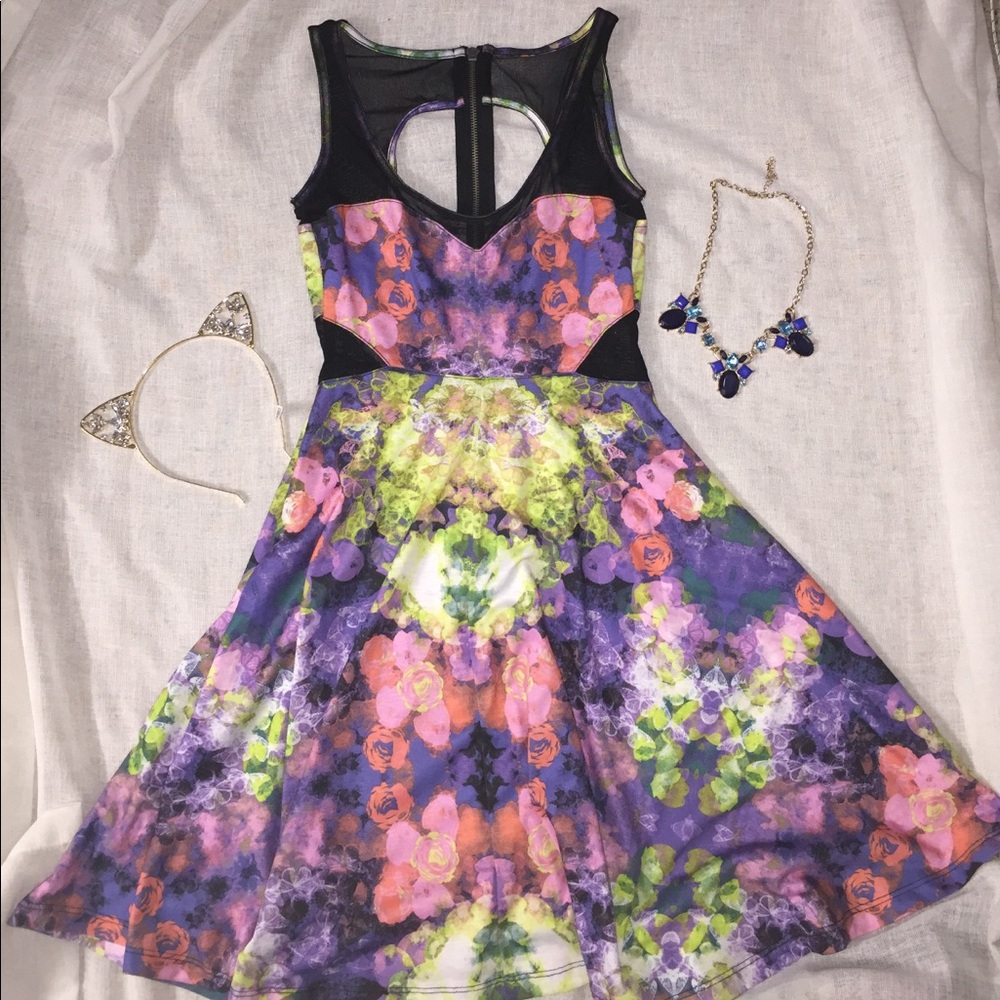 Material Girl  Dress. 👗 🦋