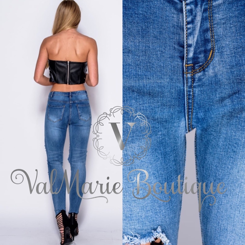 Sexy Fishnet Destroyed Denim - Picture 3 of 4