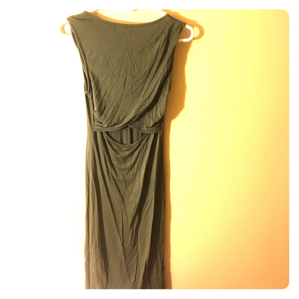 Knee-length Body con dress.