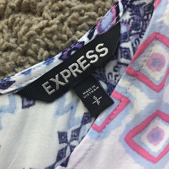 Express Patterned Top - Picture 4 of 4