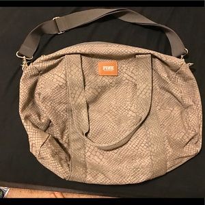 Pink duffle bag & FREE MIST/LOTION/LIP BALM