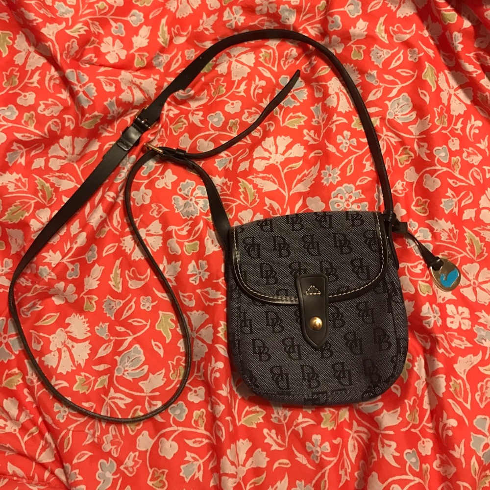 Dooney & Bourke small cross body purse