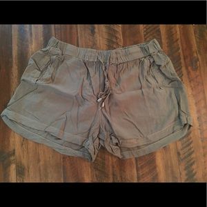 Splendid drawstring shorts size L