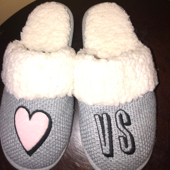 PINK Victoria's Secret Other - VS slippers NWT NO TRADES