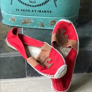 Near perfect Tpry Burch espadrilles