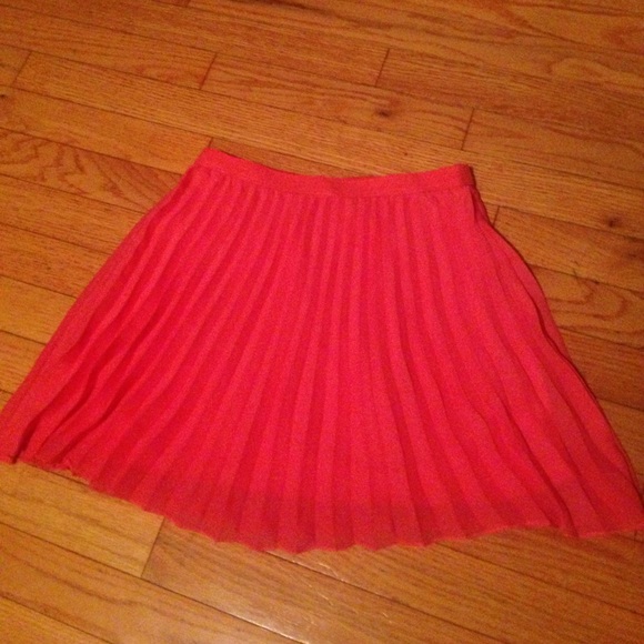 Skirt size small - Picture 1 of 3