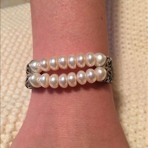 Pearl and leather clasp bracelet