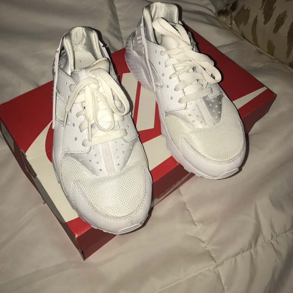 All white Nike huarache shoes