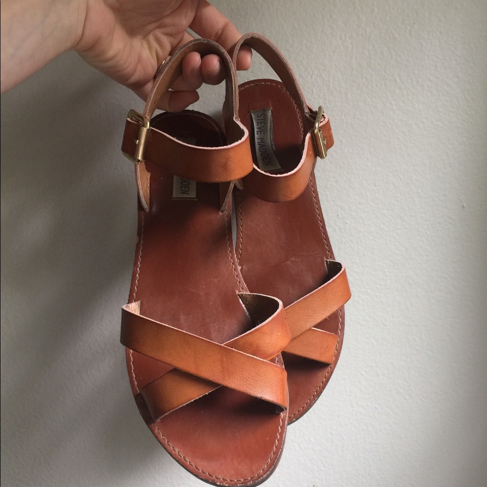 Steve Madden Flat Buckled Sandal