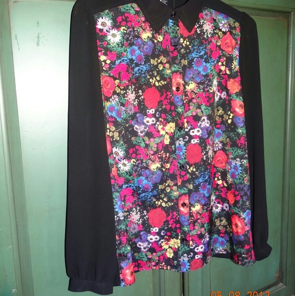 Forever 21 Black Floral Sheer Top - Picture 3 of 5