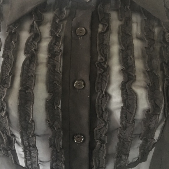 ViNtAgE  ulTra ShEer rufFleD chEst tEe - Picture 2 of 4