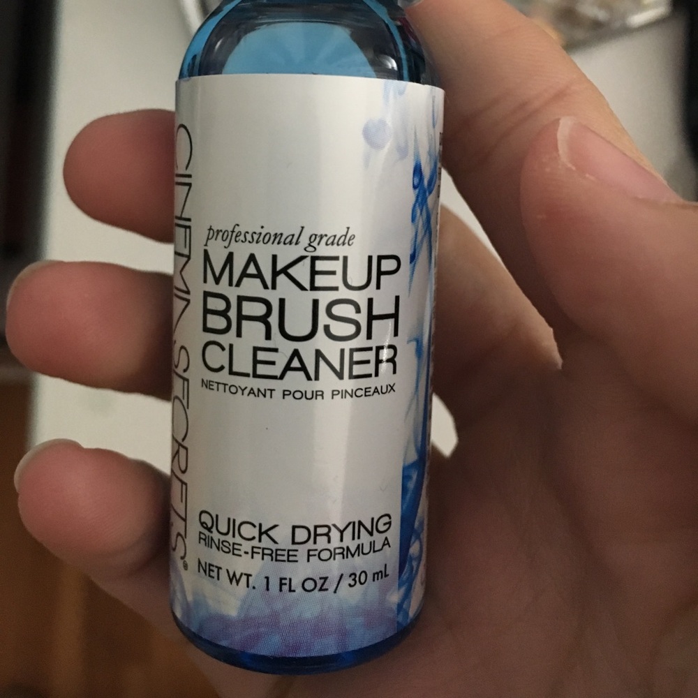 Cinema secrets makeup brush cleaner  1oz