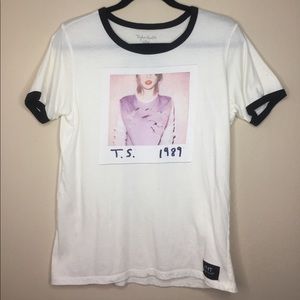 Taylor Swift 1989 World Tour Ringer tee