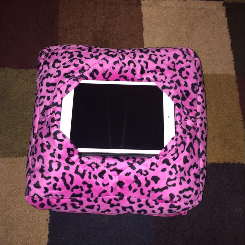 GoGo Tablet Pillow