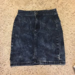 denim skirt