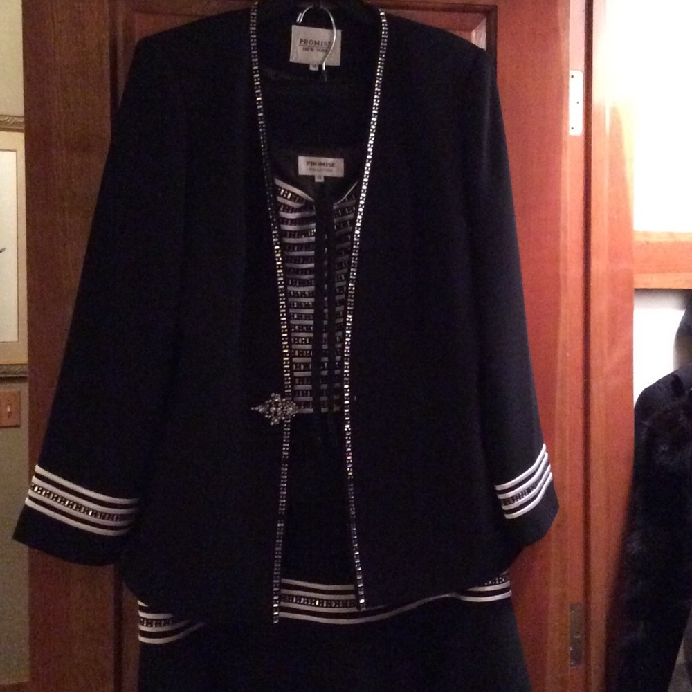 3 piece after 5 black suit