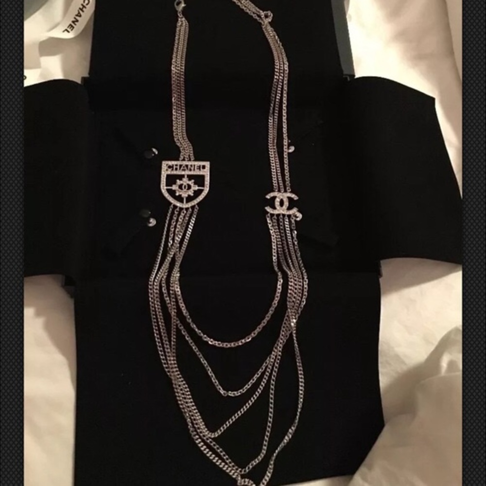 Authentic Chanel necklace from 2015/2016.