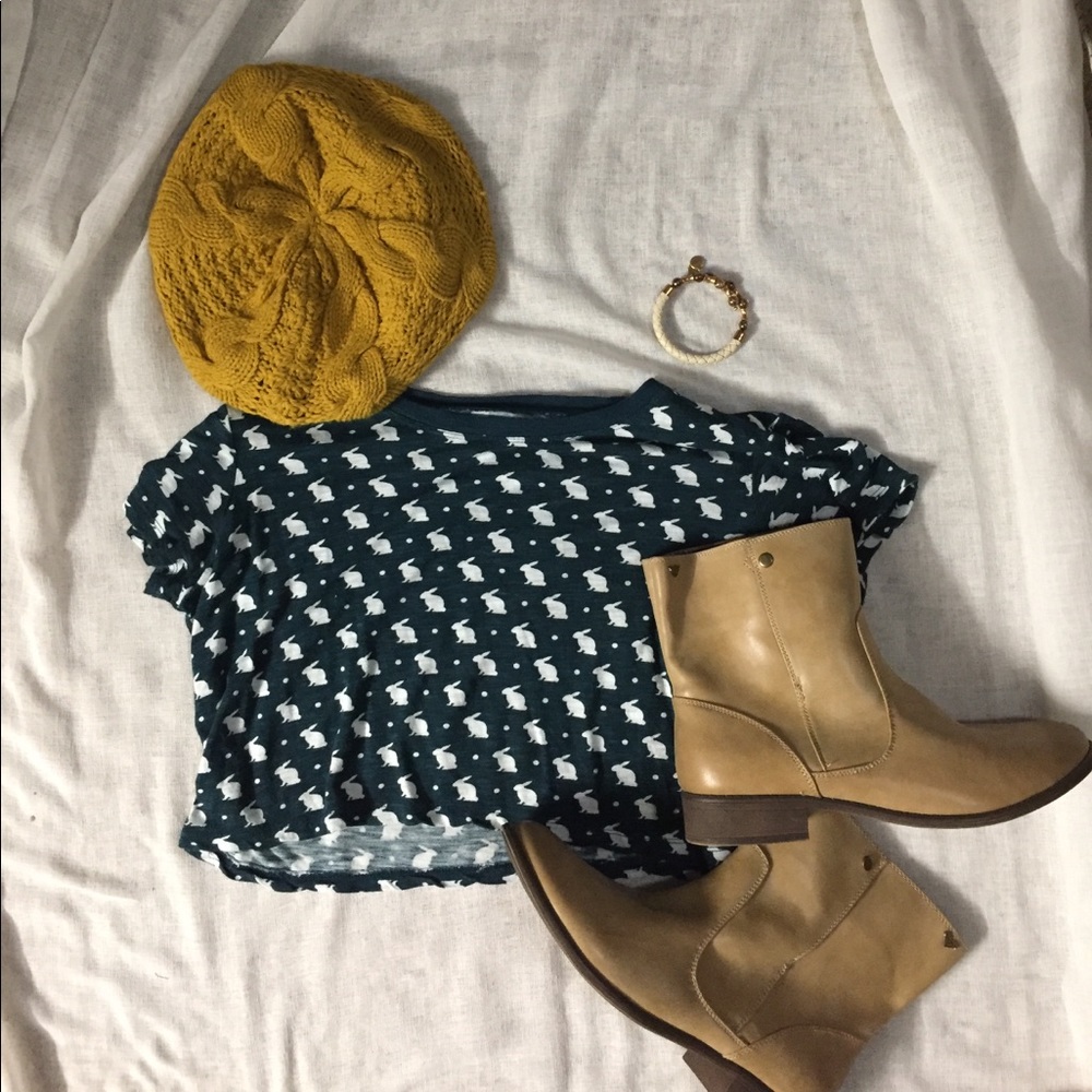 ❤️s o l d ❤️White Rabbit Crop Top.