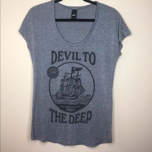 Obey scoop neck shirt. - Picture 1 of 4
