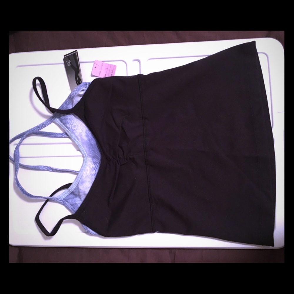 Black and snake print blue workout top