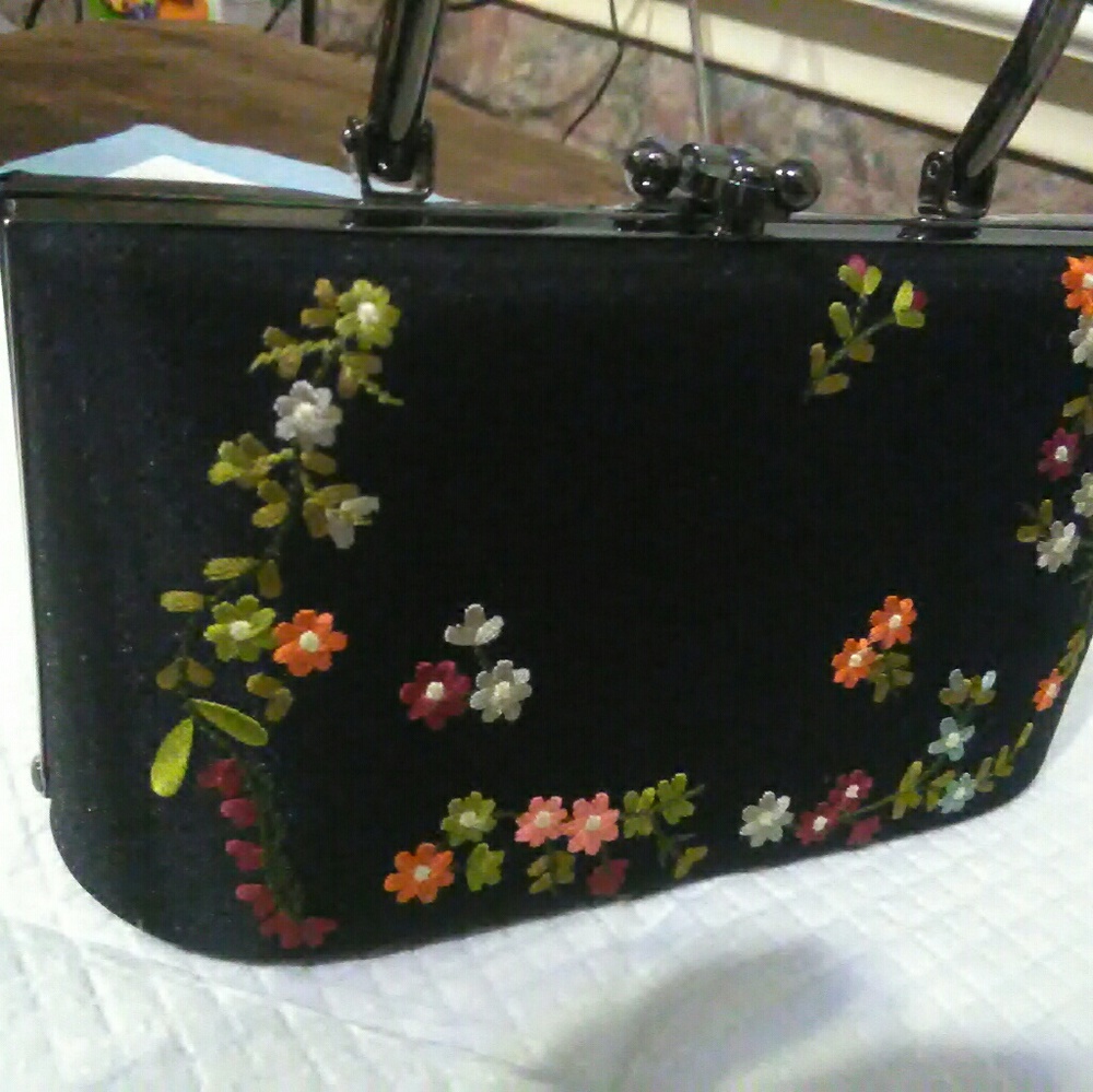 Purse with flowers