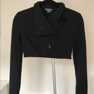 Chic cropped bolero jacket in black