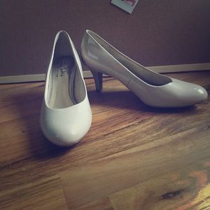 Nude heels!