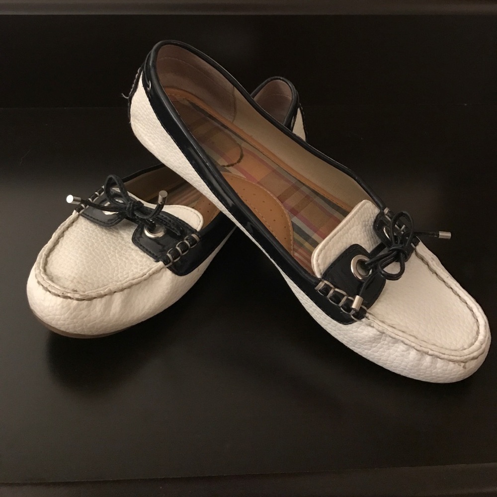 Tommy Hilfiger loafers size 10