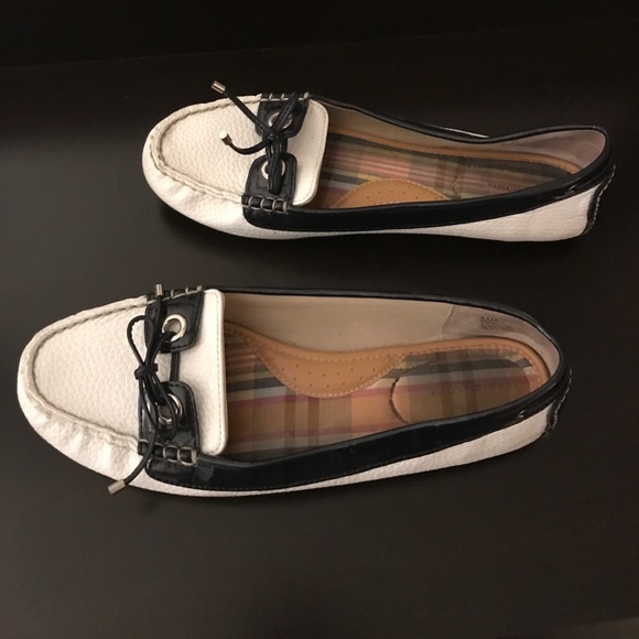 Tommy Hilfiger loafers size 10 - Picture 3 of 6