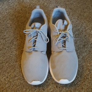Gray Nike Roshe