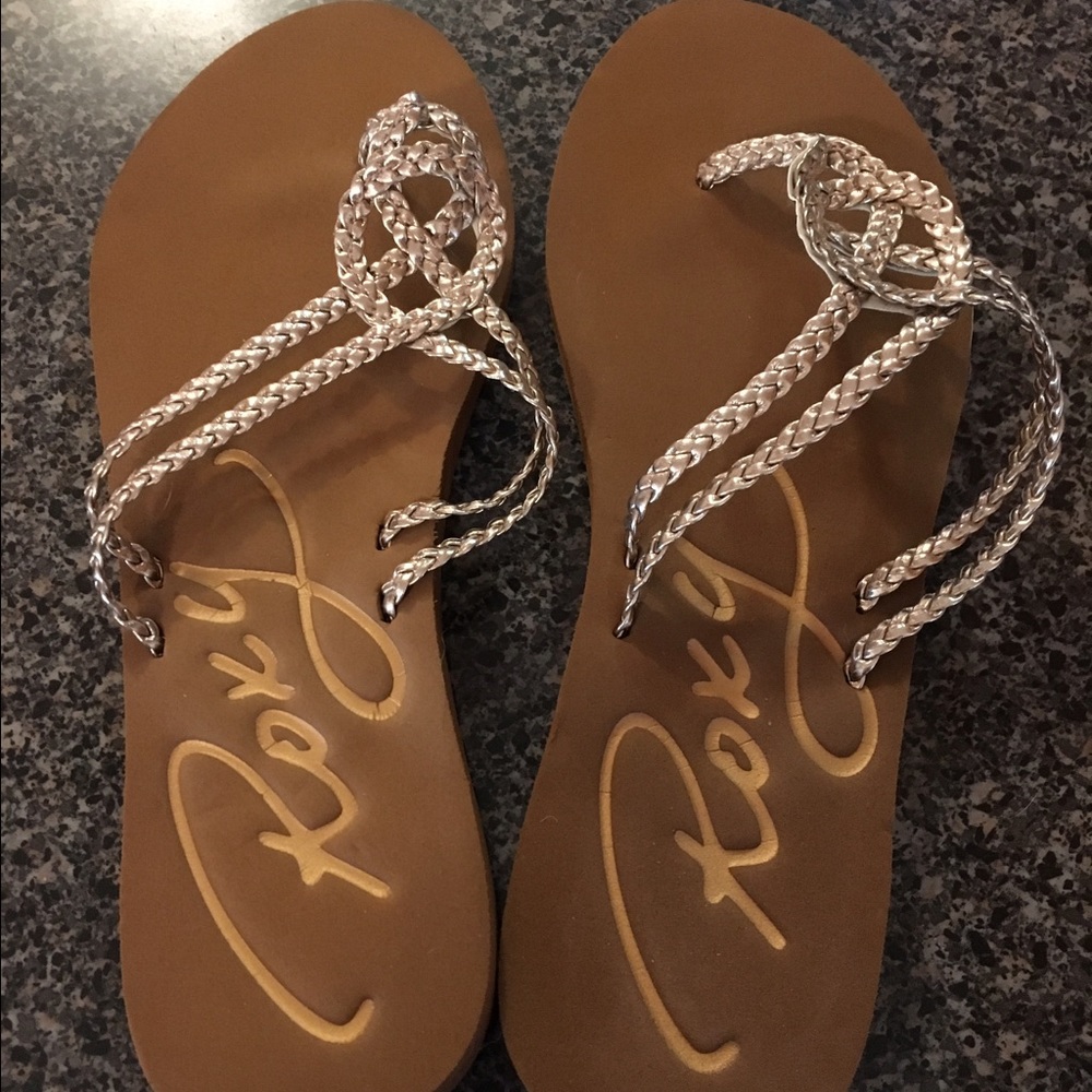Roxy sandals size 6