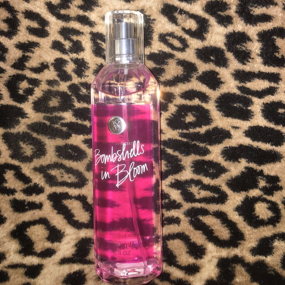 PINK Victoria's Secret Accessories - Victoria secret bombshell mist! NWT
