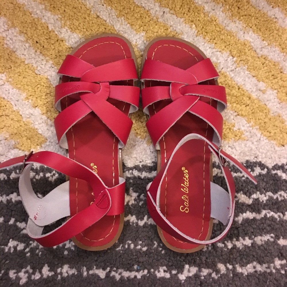 Never worn Saltwater sandals