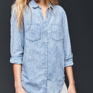 Gap boyfriend shirt