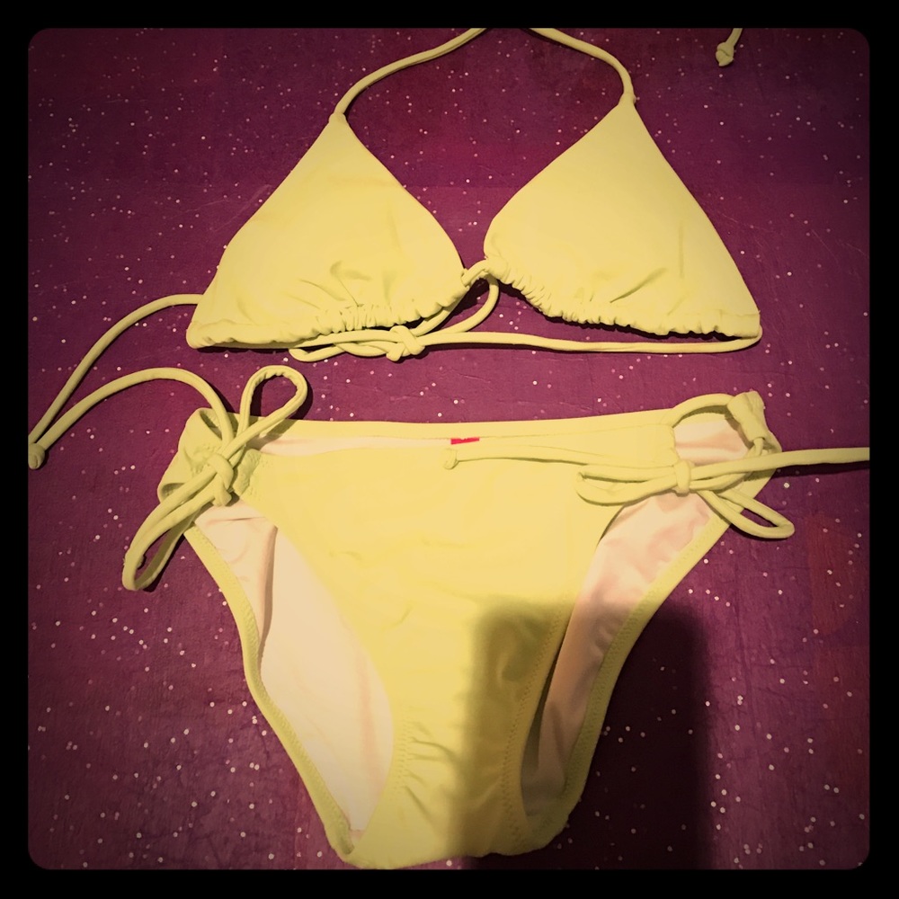 💚Neon green Victoria's Secret string bikini💚