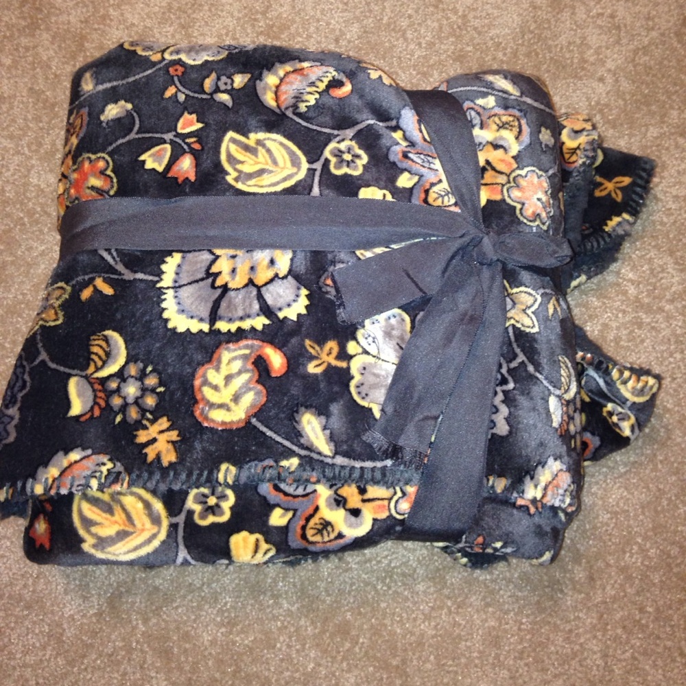 ❌SOLD❌Throw blanket