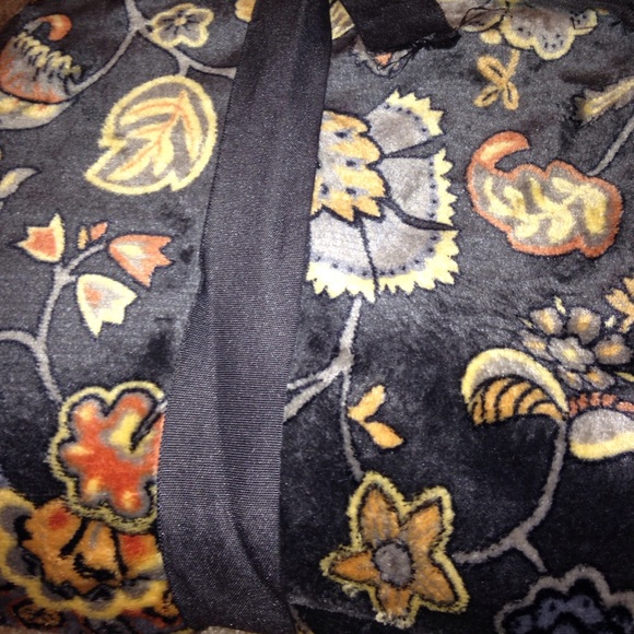 ❌SOLD❌Throw blanket - Picture 2 of 3