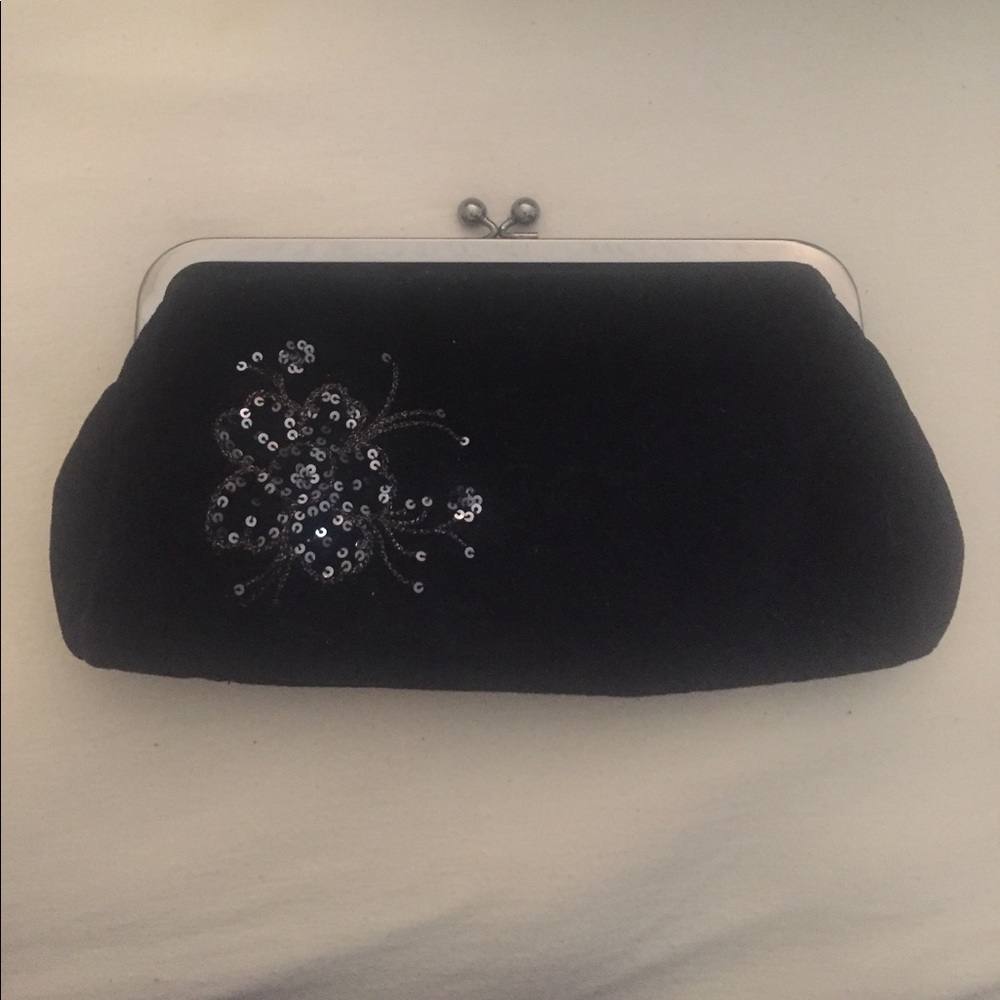 Express Beaded Clutch