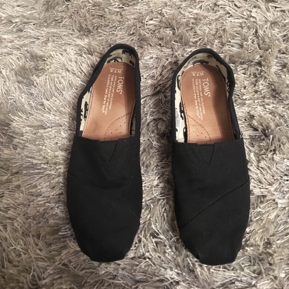 Black Women's TOMS