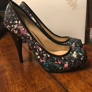 Rachel Roy Evonne Splatter Print Pumps Size 8