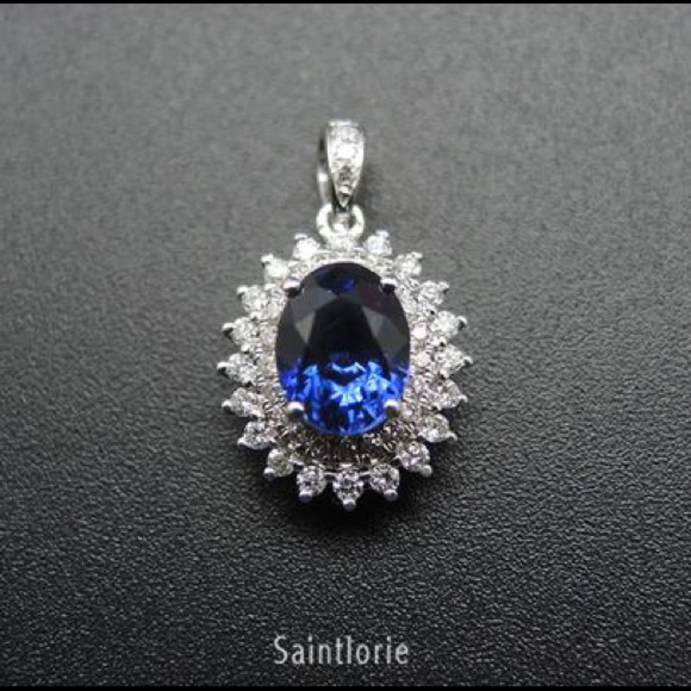 1.07 Carat Sapphire Pendant