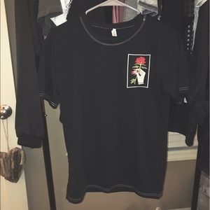 rose black t shirt