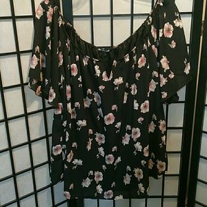 CharoletteRusse  Plus Size Off-the-Shoulder Top 1X