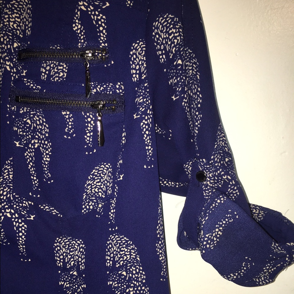 Button up - Picture 3 of 3