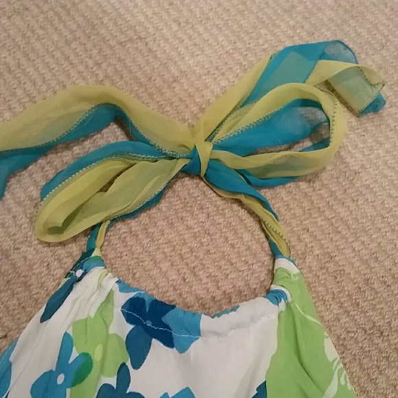 Spring floral halter top - Picture 3 of 6