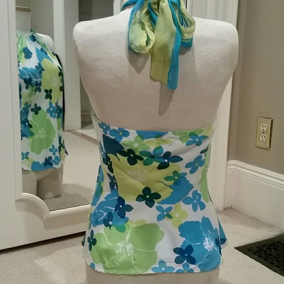 Spring floral halter top - Picture 6 of 6
