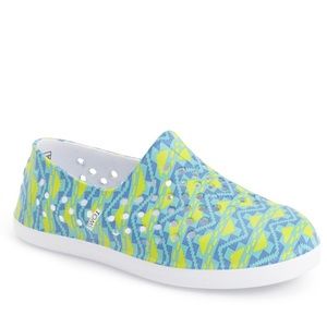 👶🏼 NWT Toms Romper Waterproof Slip-On Shoes